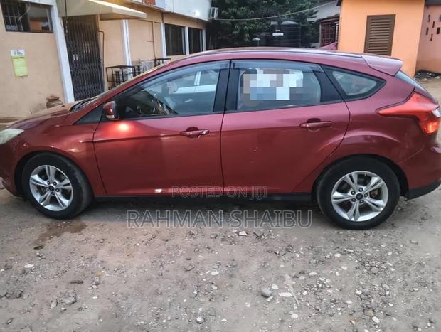 Ford Focus 2012 Red