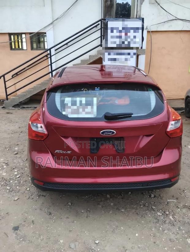 Ford Focus 2012 Red