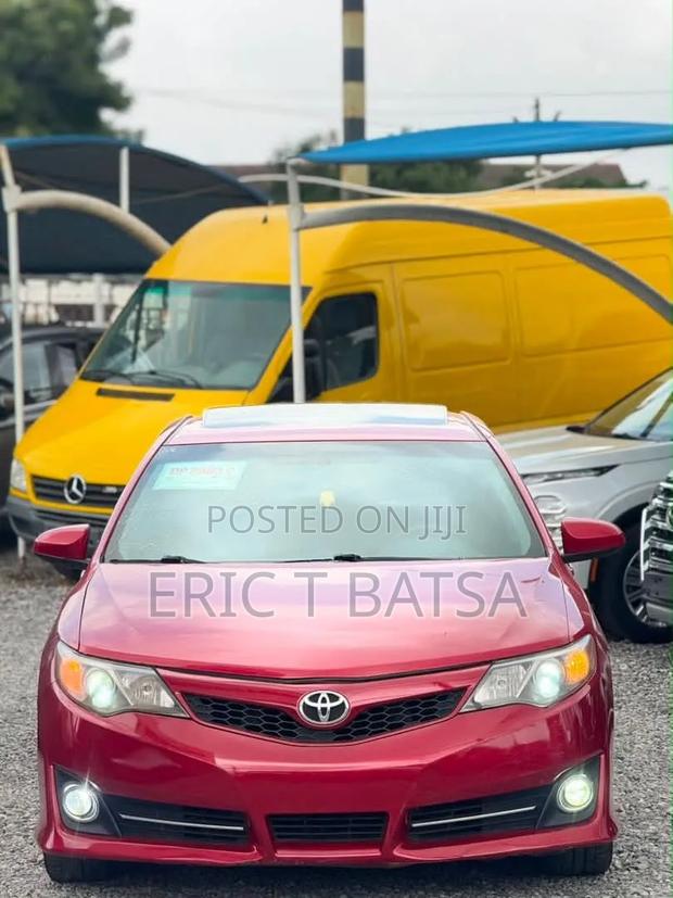 Toyota Camry 2014 Red
