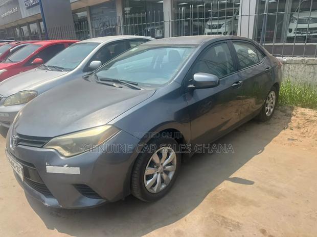 Toyota Corolla LE 4dr Sedan (1.8L 4cyl CVT) 2016 Gray