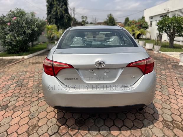 Toyota Corolla LE Eco (1.8L 4cyl 2A) 2019 Silver