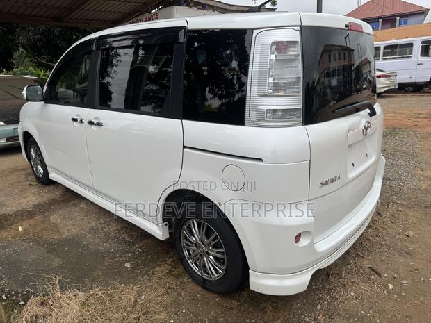 Toyota Sienta 2013 White