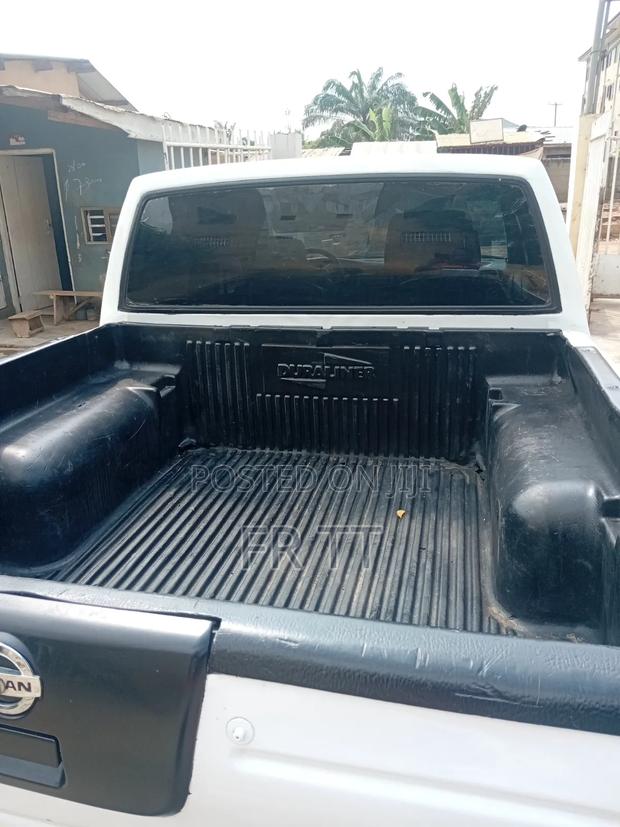 Nissan Hardbody 2010 White