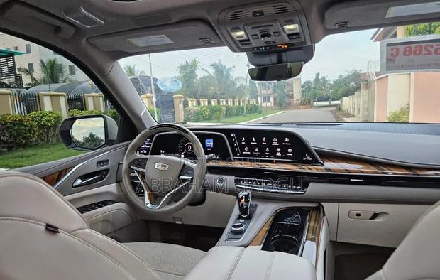Cadillac Escalade 2021 Silver