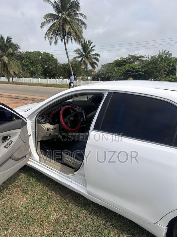 Toyota Camry SE 4dr Sedan (2.5L 4cyl 6AM) 2010 White
