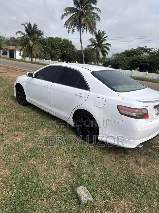 Toyota Camry SE 4dr Sedan (2.5L 4cyl 6AM) 2010 White