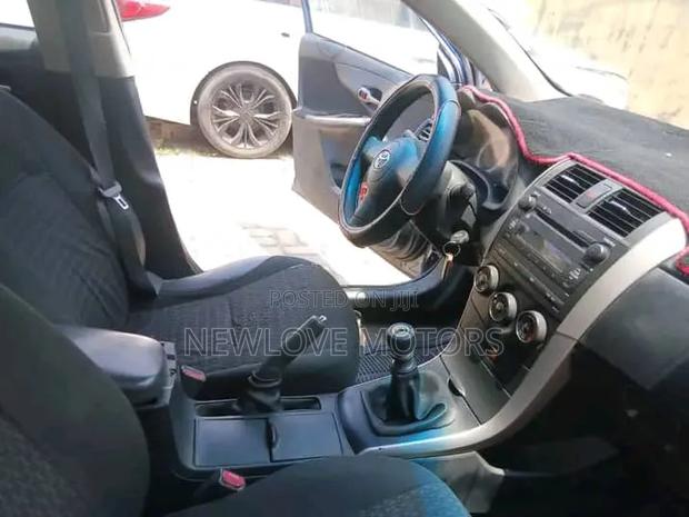 Toyota Corolla 2009 Blue