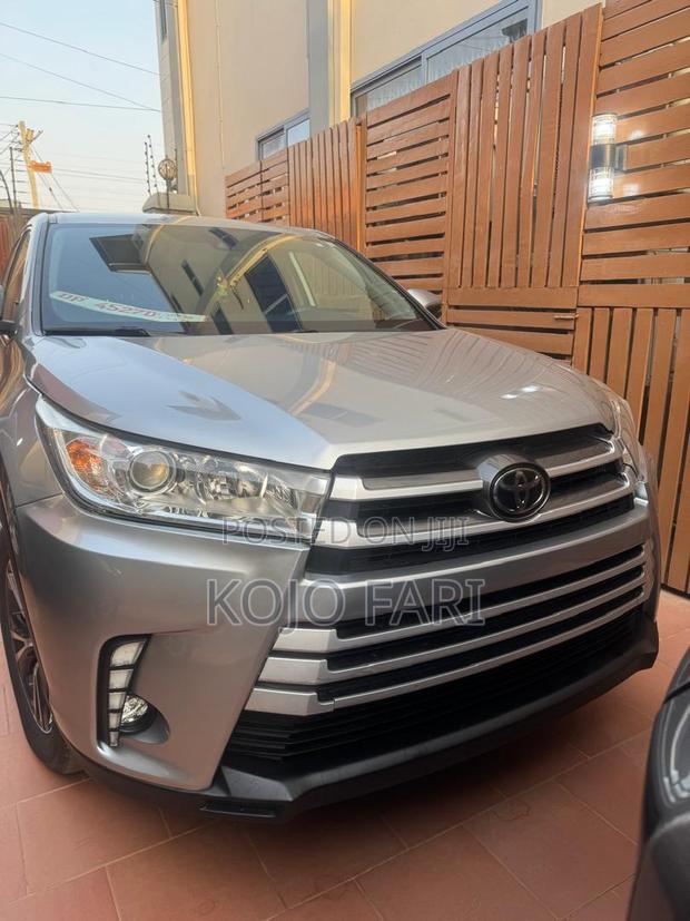 Toyota Highlander 2019 Silver