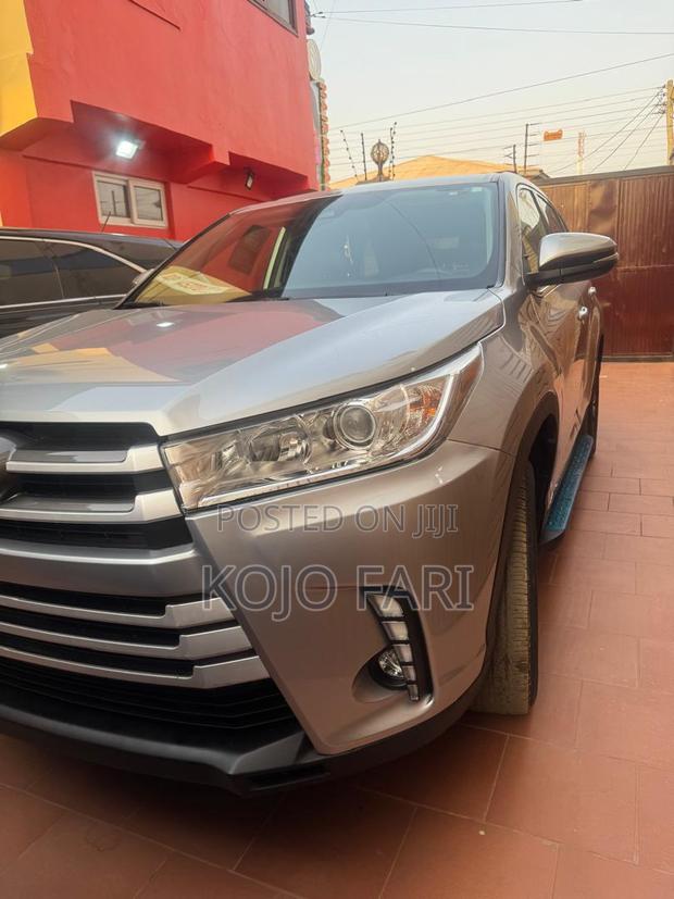 Toyota Highlander 2019 Silver