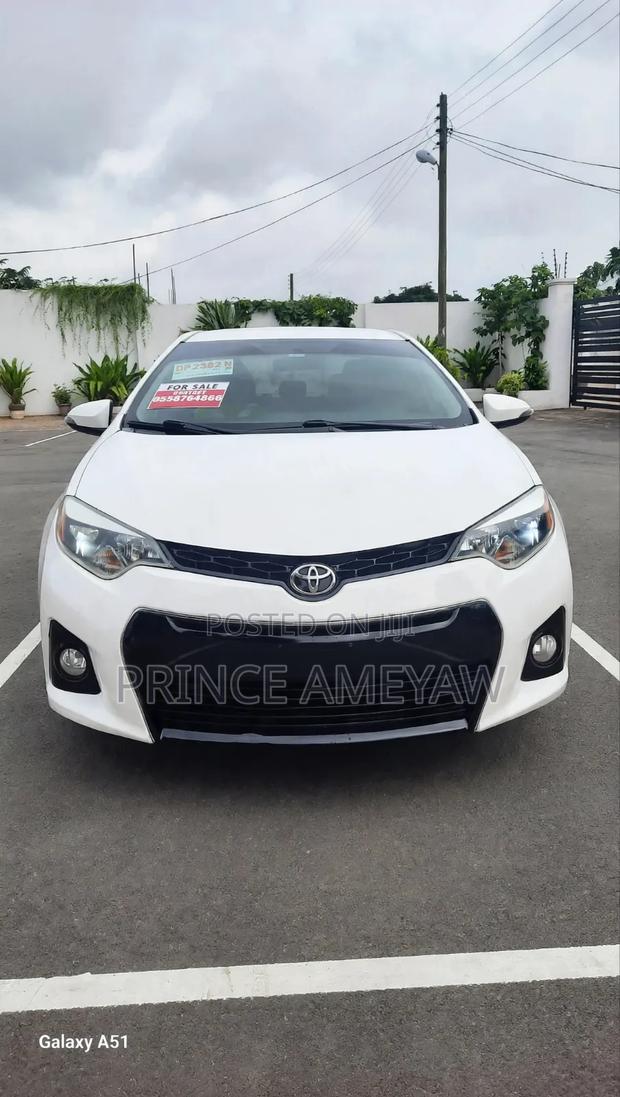 Toyota Corolla 2015 White