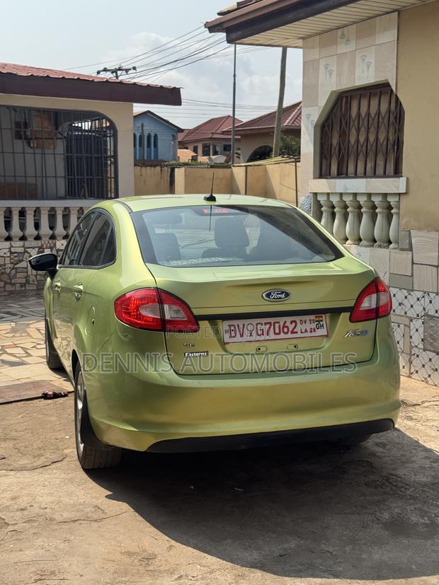 Ford Fiesta SE Sedan 2012 Green