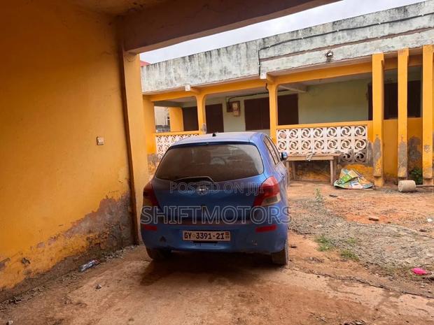 Toyota Vitz 2010 Blue