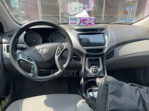 Hyundai Elantra 2011 Silver