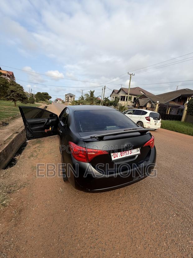 Toyota Corolla S 4dr Sedan (1.8L 4cyl CVT) 2015 Matt Black