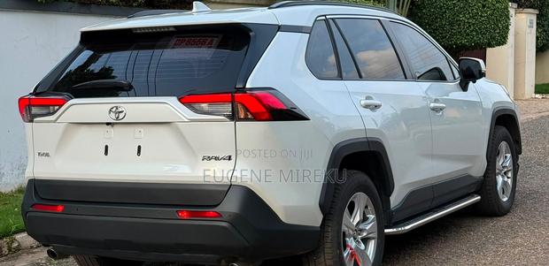 Toyota RAV4 2025 White