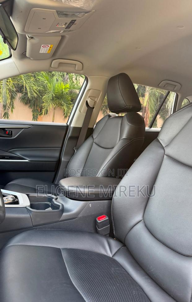 Toyota RAV4 2025 White