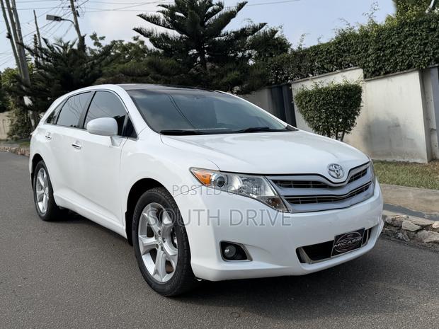 Toyota Venza AWD 2010 White