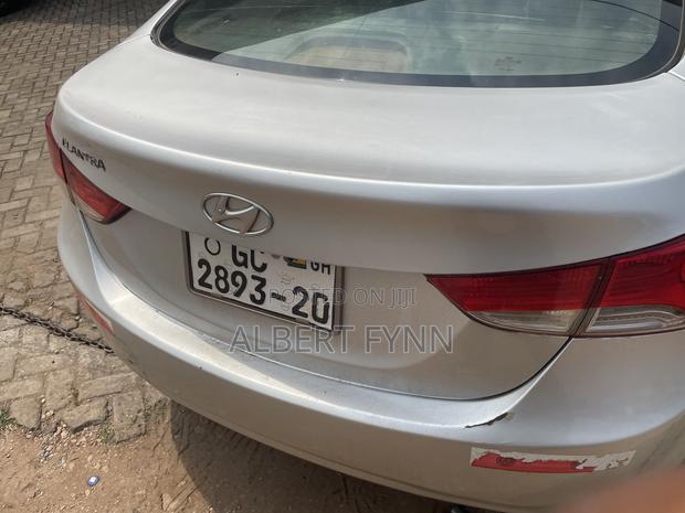 Hyundai Elantra 2011 Silver