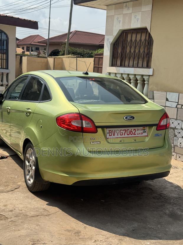 Ford Fiesta SE Sedan 2012 Green