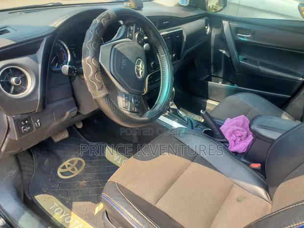 Toyota Corolla 2017 Black
