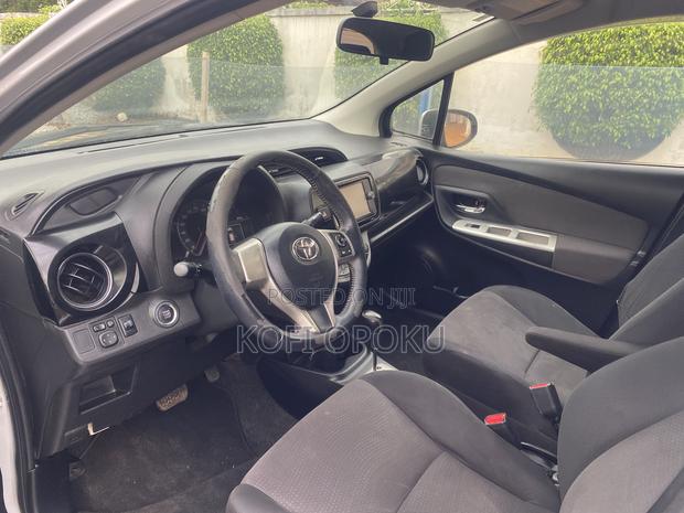 Toyota Vitz 1.3 AWD 5dr 2015 Silver