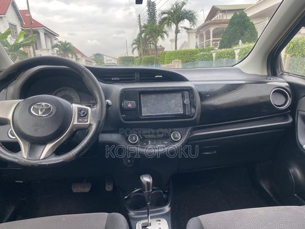 Toyota Vitz 1.3 AWD 5dr 2015 Silver
