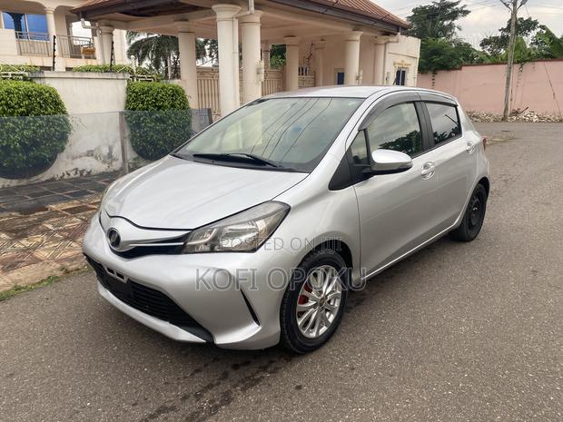 Toyota Vitz 1.3 AWD 5dr 2015 Silver