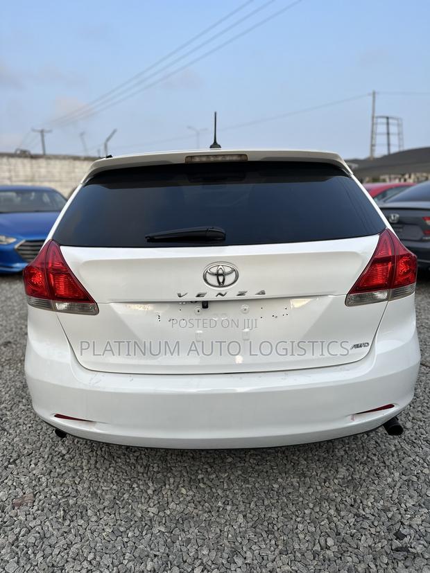 Toyota Venza Limited 2010 White