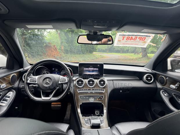 Mercedes-Benz C300 Luxury 4matic Sedan AWD (2.0L 4cyl 7A) 2017 White