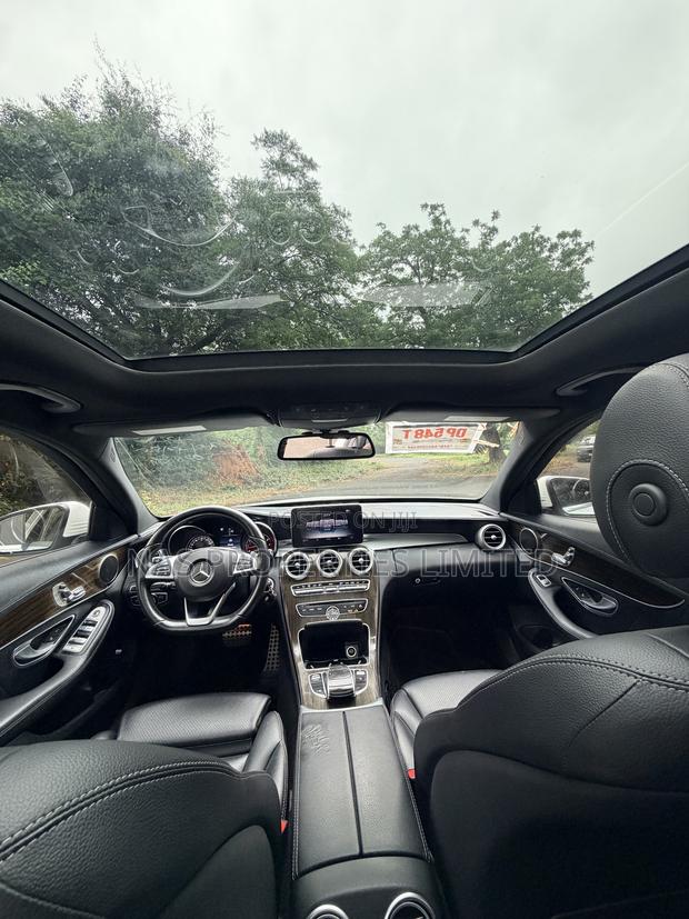 Mercedes-Benz C300 Luxury 4matic Sedan AWD (2.0L 4cyl 7A) 2017 White