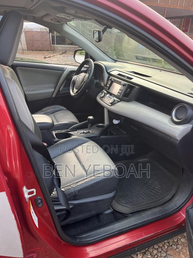 Toyota RAV4 LE 4dr SUV AWD (2.5L 4cyl 6A) 2015 Red