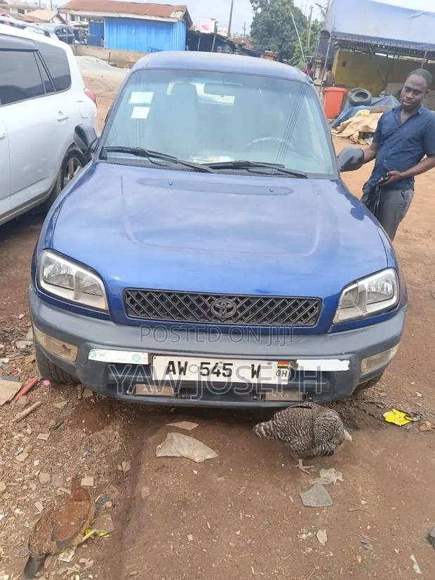 Toyota RAV4 2001 Blue