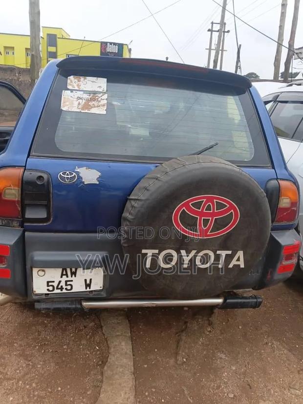 Toyota RAV4 2001 Blue