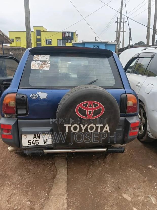 Toyota RAV4 2001 Blue