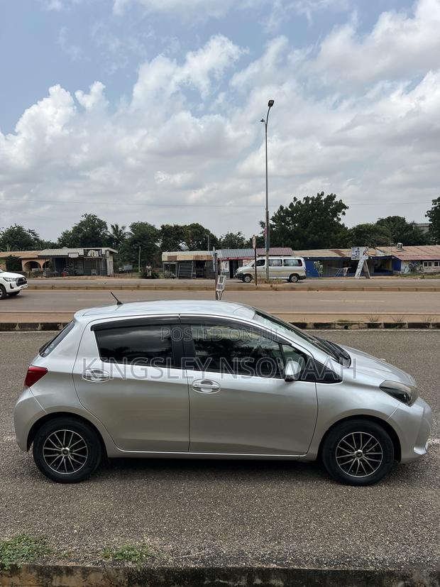 Toyota Vitz 1.5 FWD 5dr 2015 Silver