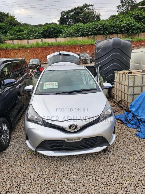 Toyota Vitz 1.3 FWD 5dr 2014 Silver