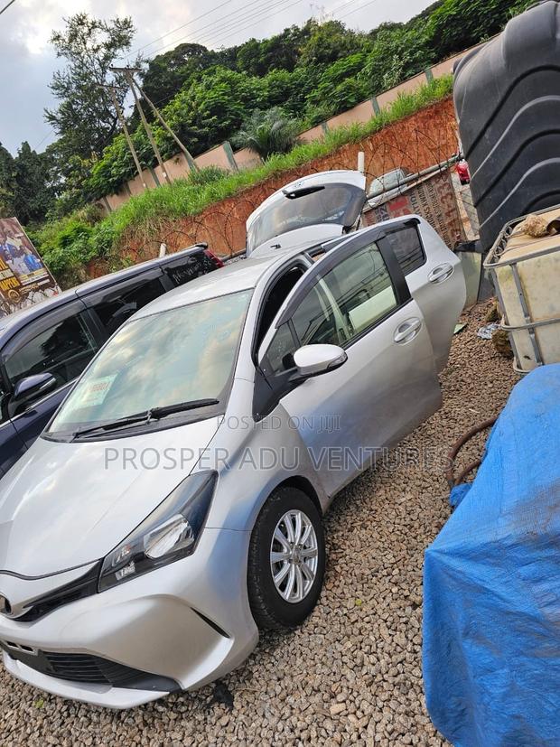 Toyota Vitz 1.3 FWD 5dr 2014 Silver