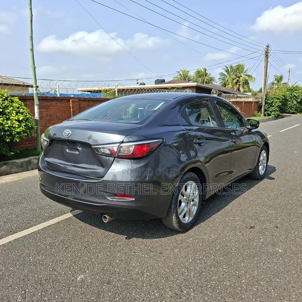 Toyota Yaris iA 1.5 FWD 2018 Gray