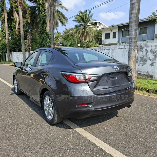 Toyota Yaris iA 1.5 FWD 2018 Gray