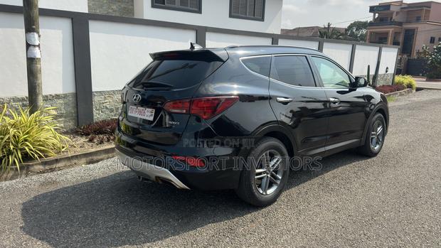 Hyundai Santa Fe SE AWD 2018 Black