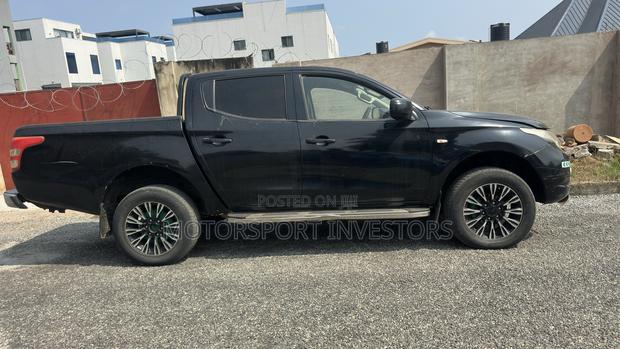 Mitsubishi L200 2016 Black