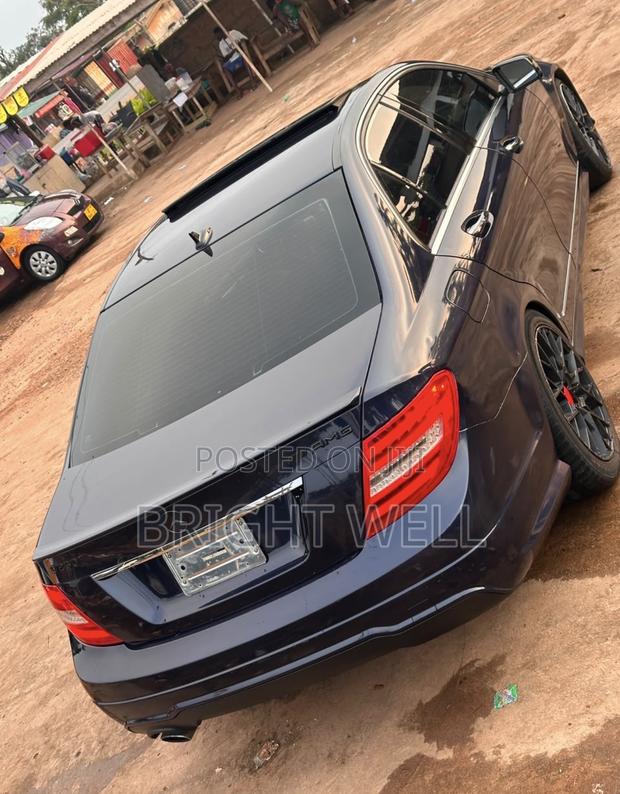 Mercedes-Benz C250 2014 Black