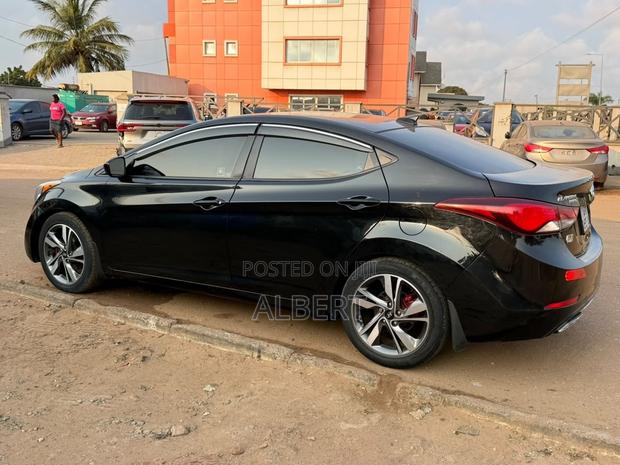 Hyundai Elantra Limited Sedan FWD (1.8L 4cyl 6A) 2016 Black