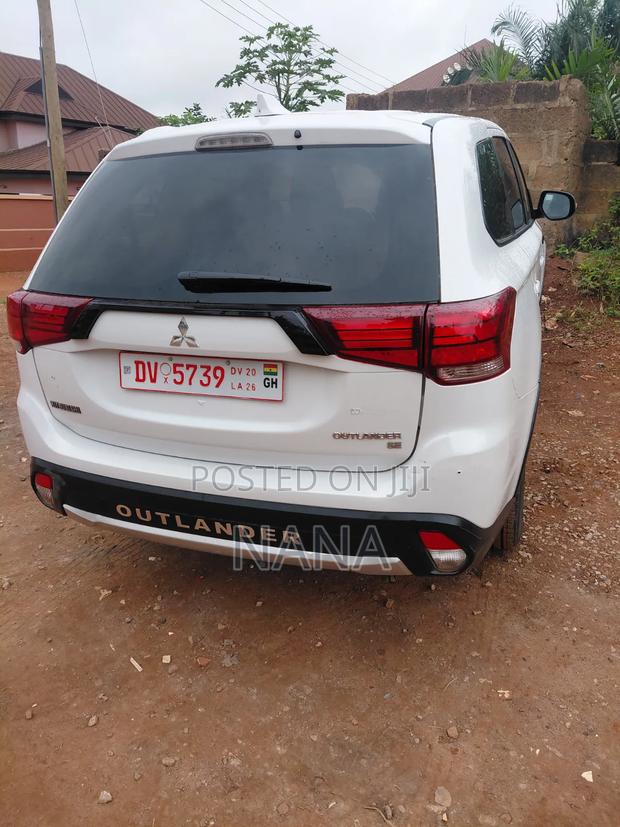 Mitsubishi Outlander SE FWD 2017 White