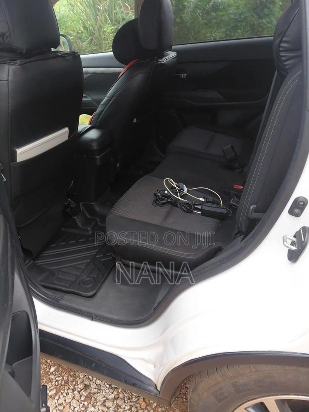 Mitsubishi Outlander SE FWD 2017 White