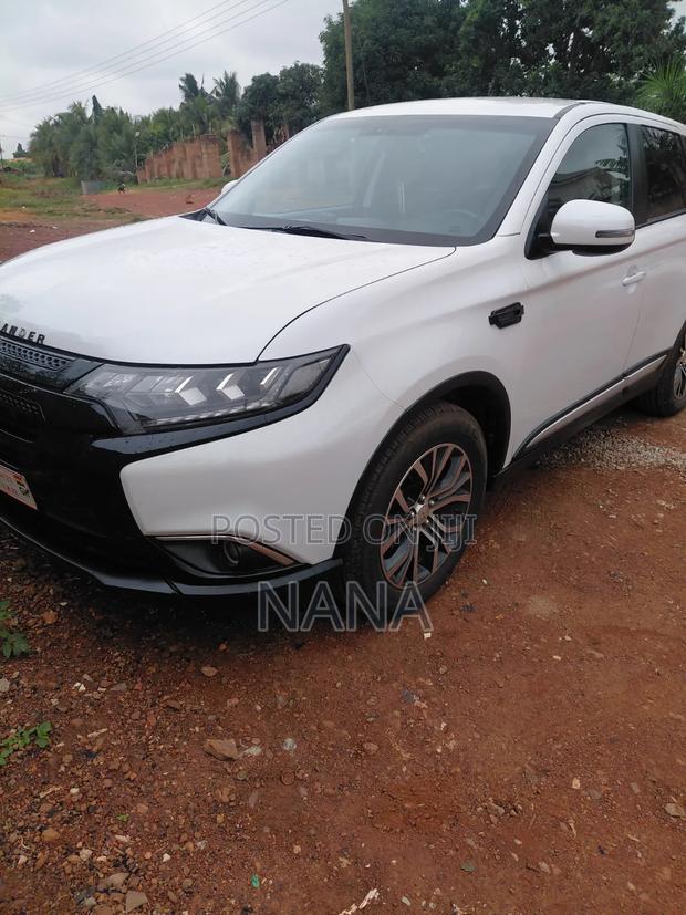 Mitsubishi Outlander SE FWD 2017 White