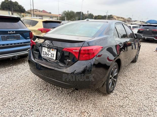 Toyota Corolla SE 4dr Sedan (1.8L 4cyl CVT) 2017 Black