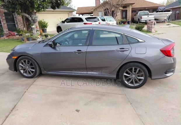 Honda Civic EX-L Sedan 2020 Gray