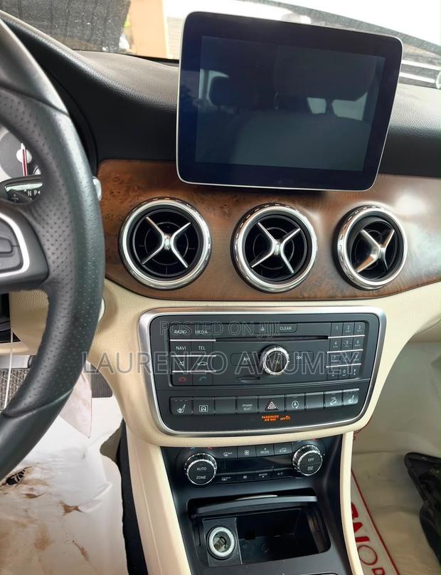 Mercedes-Benz GLA-Class 2025 White