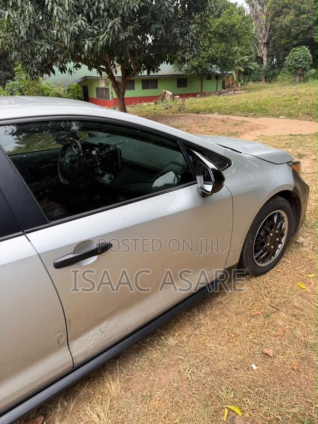 Toyota Corolla LE 2021 Silver